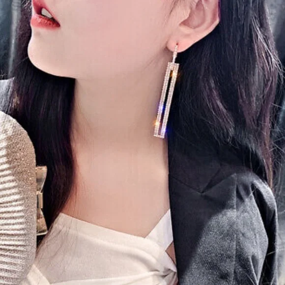 NWT Gorgeous 18k gold plated Earrings - Picture 3 of 4